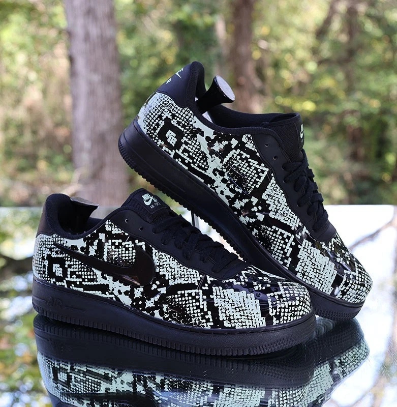 Preços baixos em Nike Air Force 1 Foamposite Pro Low Black Snake