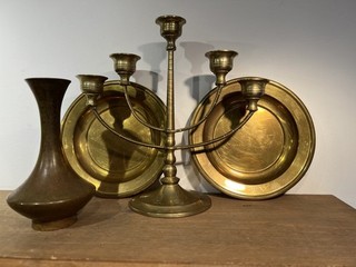 Vintage Lot of 4 Solid Brass Mid Century Items Genie Bud Vase Candelabra Plates