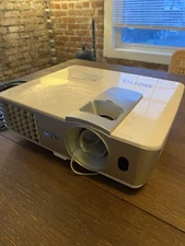 BenQ HT1075 DLP Projector *Needs New Lamp*