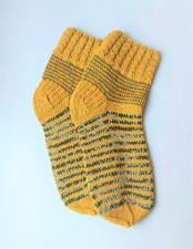 Size 10 1/2 - 12 women 9 1/2 - 11 men US / 43 - 44 EU hand knitted wool socks