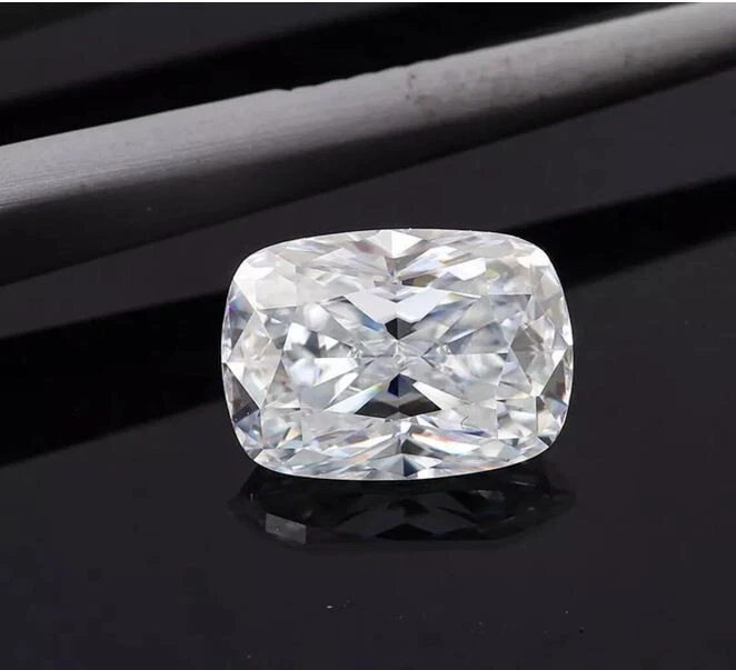 EGL Lab-created Loose Diamond 1.35 Carat H / VVS2 Cushion Cut 7.8 x 5.8 mm R71 - Image 2 of 4