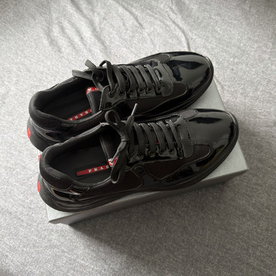 PRADA Herren Low Top Sneaker Schwarz/Rot Schnürsenkel Freizeit Gehen EU 46