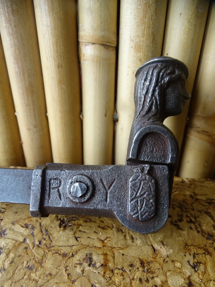 Tête de bergère en fonte arrêt de volet design style breton Bretagne ?voir photo - Photo 4/4