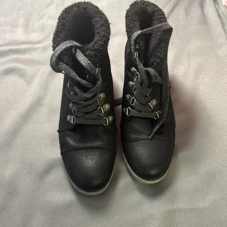Billabong Boots Womens SIZE 8M Leather Heel Charcoal Black Lace Up Billa Bong - Image 3 of 4
