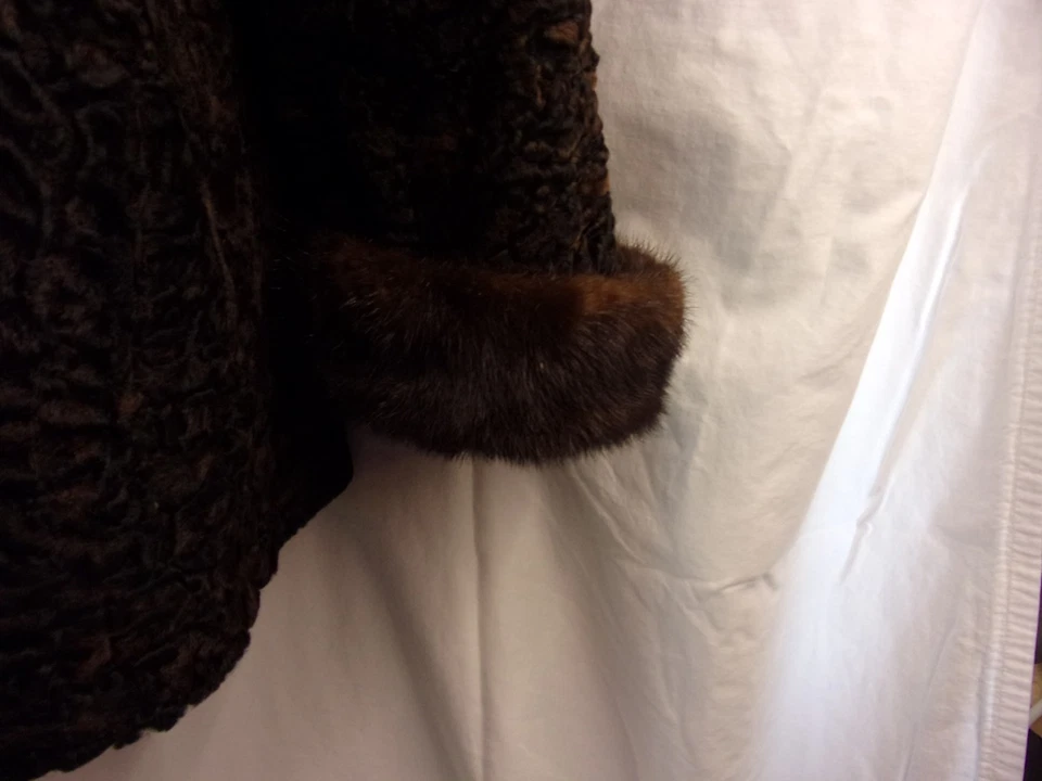 Chaqueta de Noche Vintage Cordero Persa Caoba Visón Borde S Elegancia Clásica para Damas Foto 4 de 4