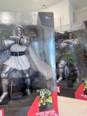 DOCTOR DOOM *CHASE* Wave 8 (2 Pc Set) McFarlane Marvel Legends Statue Lot New