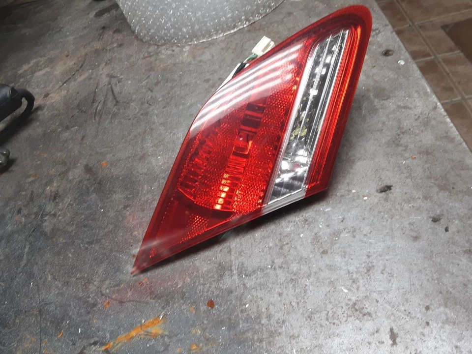 Driver Tail Light From 10/09 Decklid Mounted Fits 05-07 10 AVALON 10311509 - Image 4 of 4