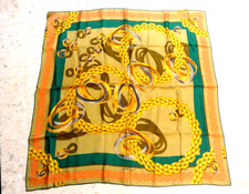 FOULARD MUST DE  CARTIER  90X84 TBE EN SOIE