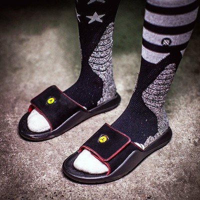 jordan hydro 7 on feet