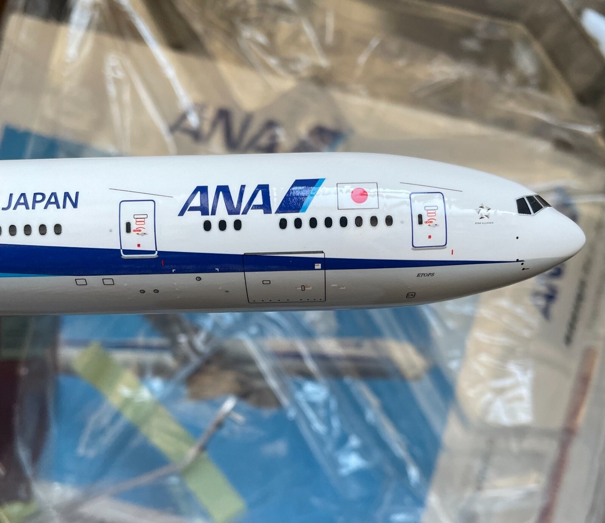 PACMIN / パックミン｜B777-300ER｜カタール航空｜1/200 PACMIN / パックミン｜B777-300ER｜カタール航空｜1/200 - メルカリ