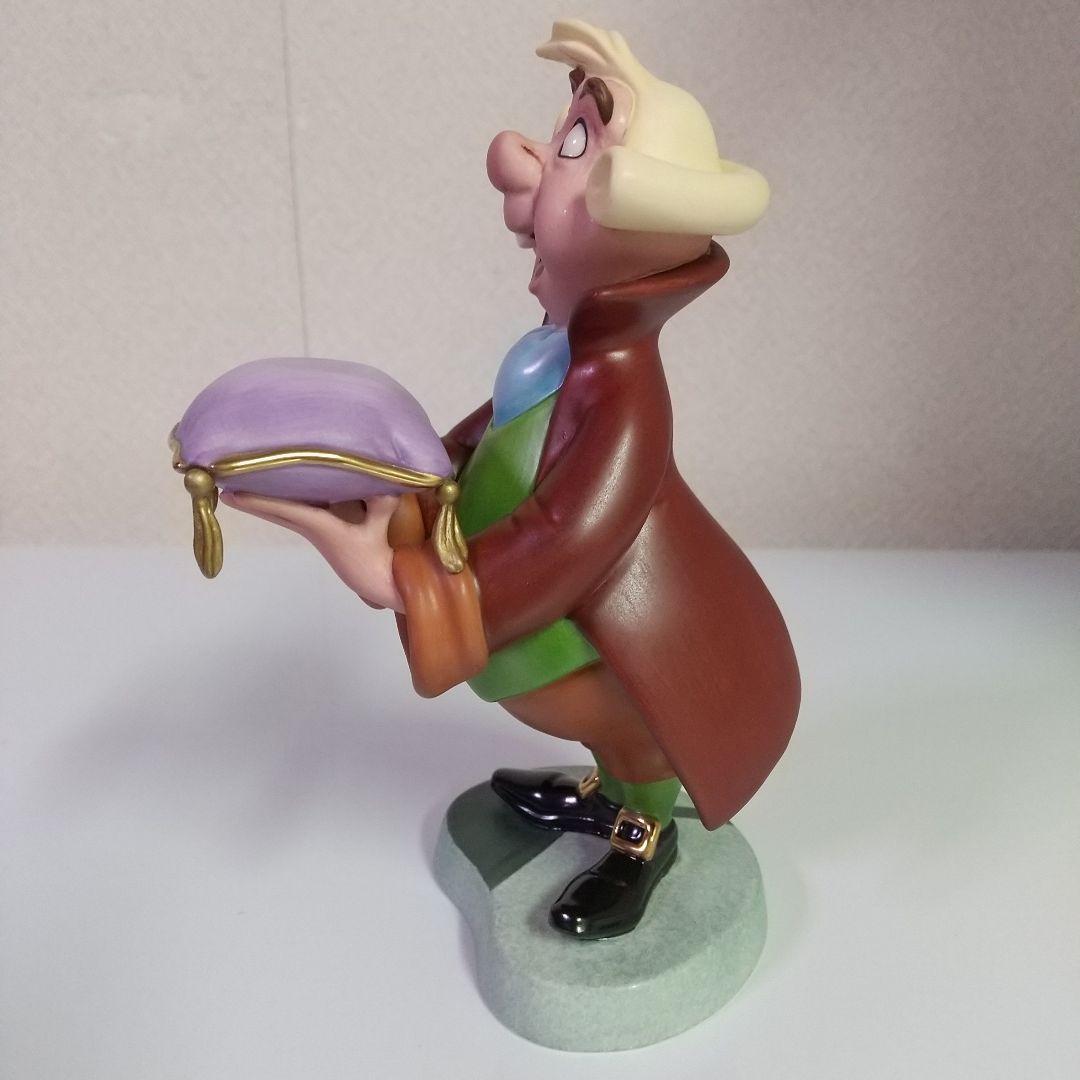 Disney WDCC Cinderella Footman Figurine 15cm Presenting The