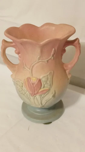 RARE VINTAGE HULL ART POTTERY MAGNOLIA 6.75"  TWO HANDLED VASE NO DAMAGE