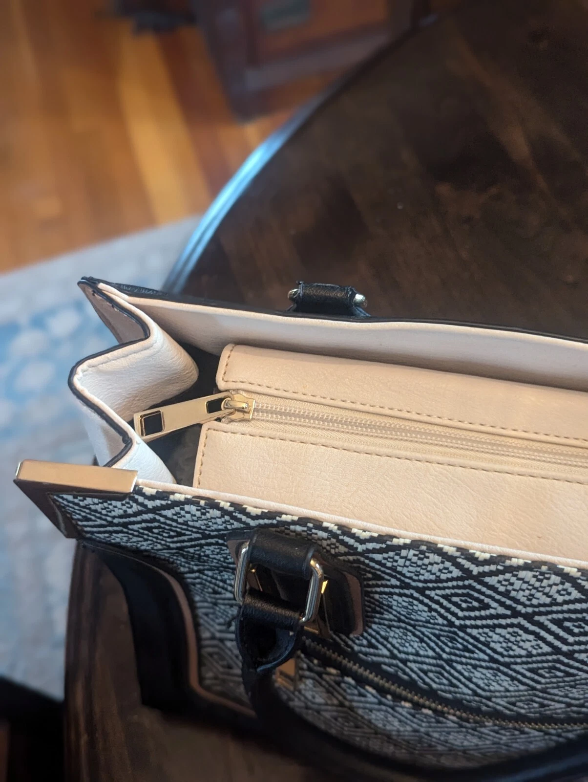 Borsa a mano Aldo Classic 10” alta x 14” larga x 4 5” profonda classica bellezza nera bianca