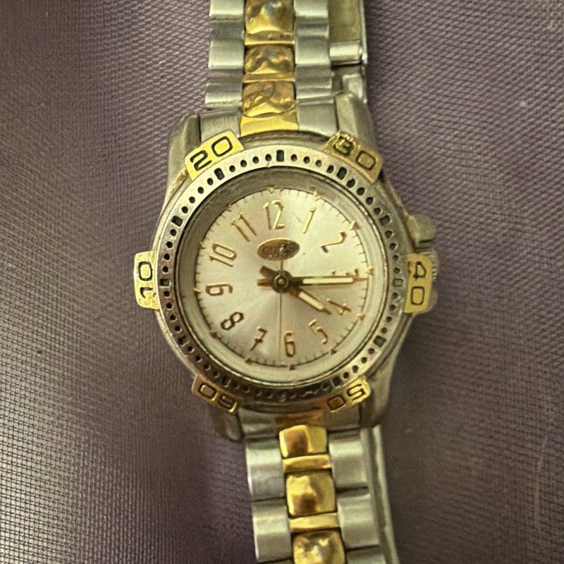 GUESS Women's Vintage Quartz Analog Two-Tone Bracelet Watch White Arabic Dial