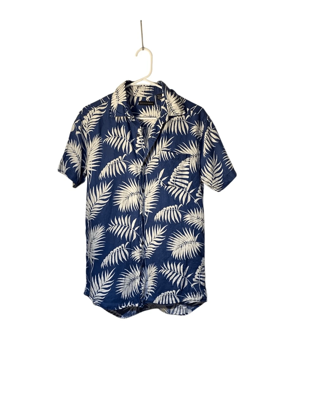 Saks Fifth Ave100% linen men’s blue & white Hawaiian leaf print shirt S