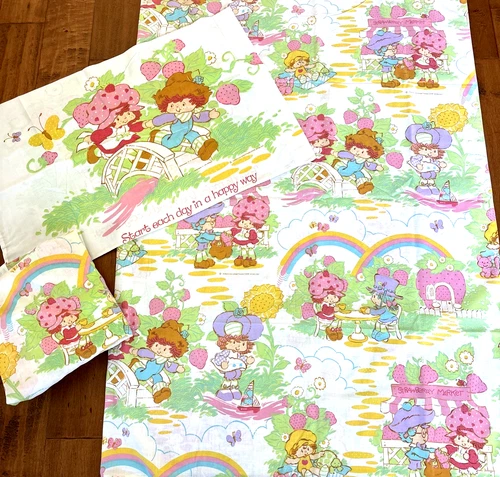 VTG 80s STRAWBERRY SHORTCAKE Twin Sheet Set Flat Fitted & Case American Greeting