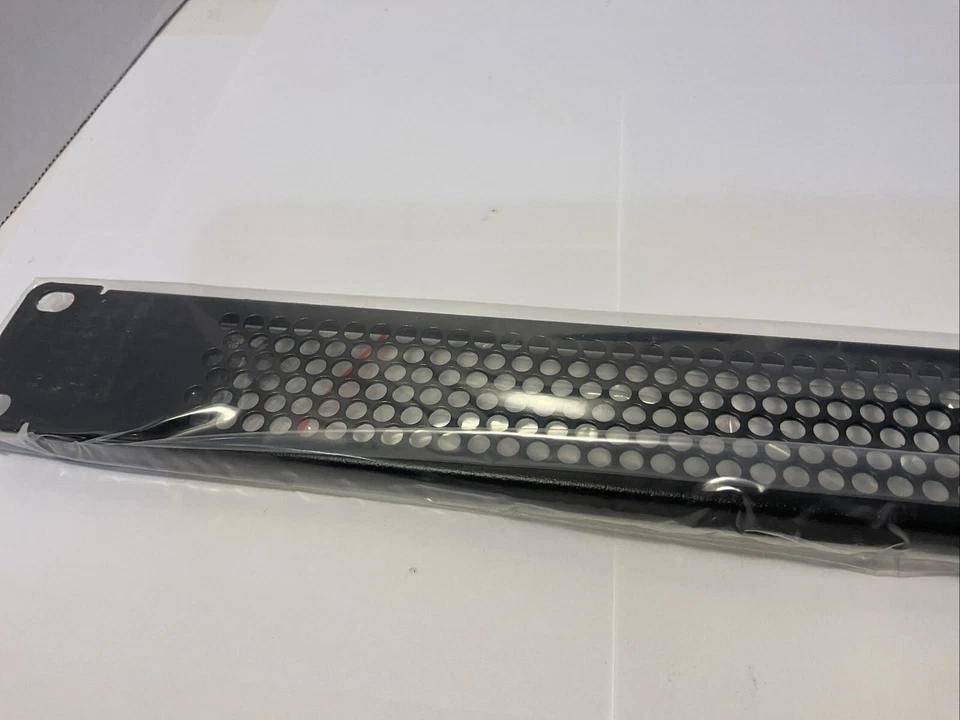 Navepoint 1 U Blank Rack Mount Panel Spacer ,Venting /19 “ Server Rack Lot Of 2 - Image 3 of 4