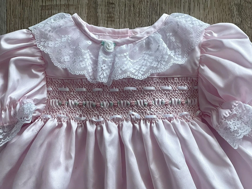 Vestido Vintage Polly Flinders Rosa Satén Calado Cuello Encaje Ribete Talla 24m Foto 2 de 4