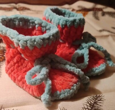 babyschuhe gehäkelt Handarbeit Geschenk Taufe Reborn