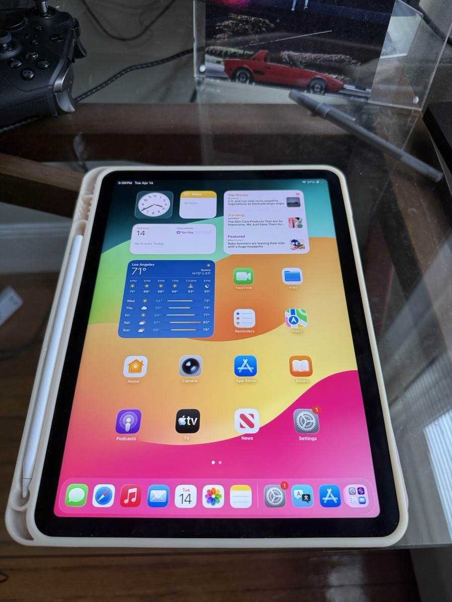 Apple iPad 256GB Wi-Fi 10.9in Silver Tablet with Apple Pencil and