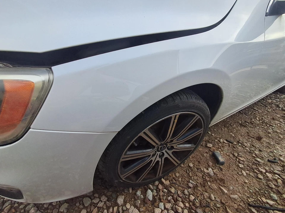 Used Front Left Fender fits: 2014 Volvo S60 S60 Front Left Grade A Foto 2 de 4