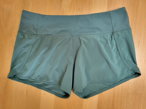 Lululemon Run Times Short II Low Rise Women's Size 6 Green Smoke Color 4"inseam