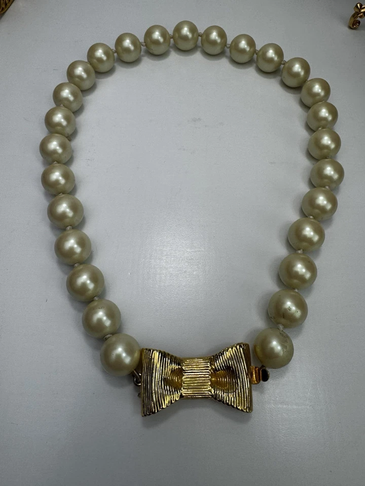 Collar Kate Spade Nueva York Perlas Cuentas Cierre Lazo Dorado 18" Clásico Elegante Foto 4 de 4