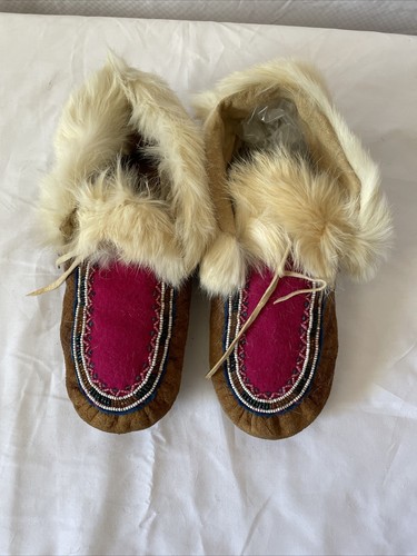 Vintage Old Handmade Eskimo Inuit Beaded Fur Moccasin's