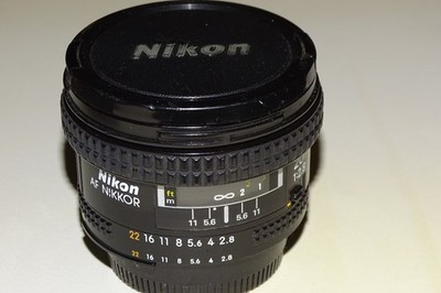 NIKON AF NIKKOR 20MM 2.8 LENS