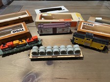 Vintage Tyco Ho Train Cars Train Miniature and Accessories Lot Of 4