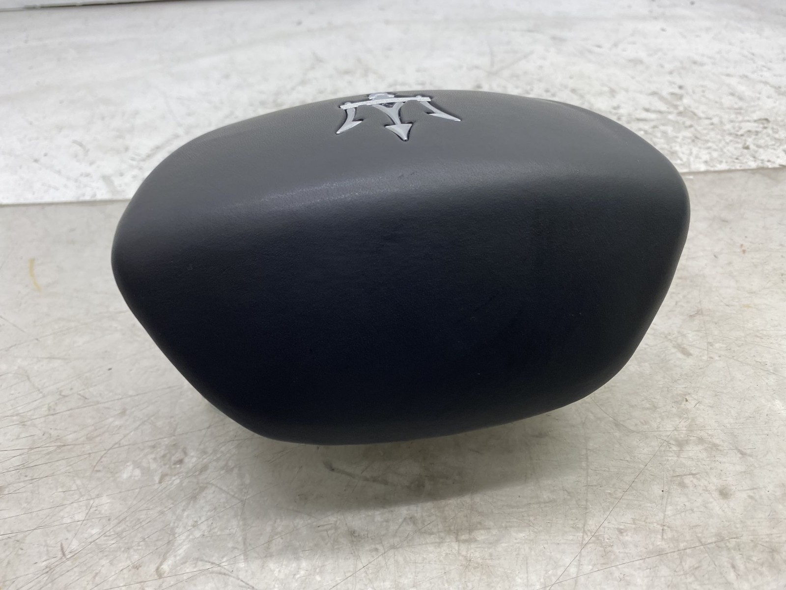 MASERATI LEVANTE OEM FRONT LEFT DRIVERSSIDE STEERING WHEEL AIR SRS BAG