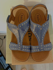 NIB WOMEN FOOTWEAR/SHOES/SANDALS TAOS "SHOW STOPPER" DK.BLUE US 11 M/EU 42
