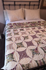 Vintage Cottagecore Floral Patchwork Quilt Scalloped Edge Full /Queen 80x84 Soft