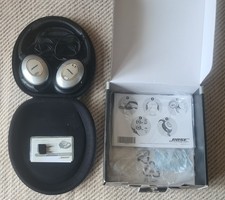 Bose Quiet Comfort 15 Noise Cancelling Headphones With Case. Excellent condition