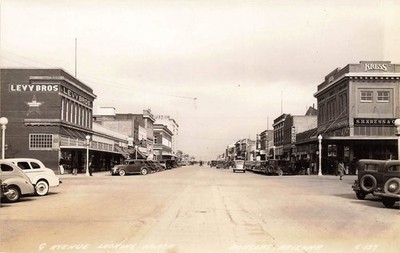 ARIZONA RPPC REAL PHOTO POSTCARD: ST. SCENE KRESS, LEVY BROS. G AVE. DOUGLAS, AZ