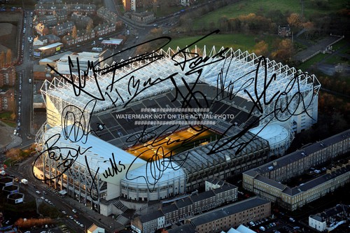 24/25 ESCUADRÓN FOTO TOTALMENTE FIRMADA ENMARCADA IMPRESA AUTÓGRAFO NEWCASTLE UNITED UTD b - Imagen 2 de 15
