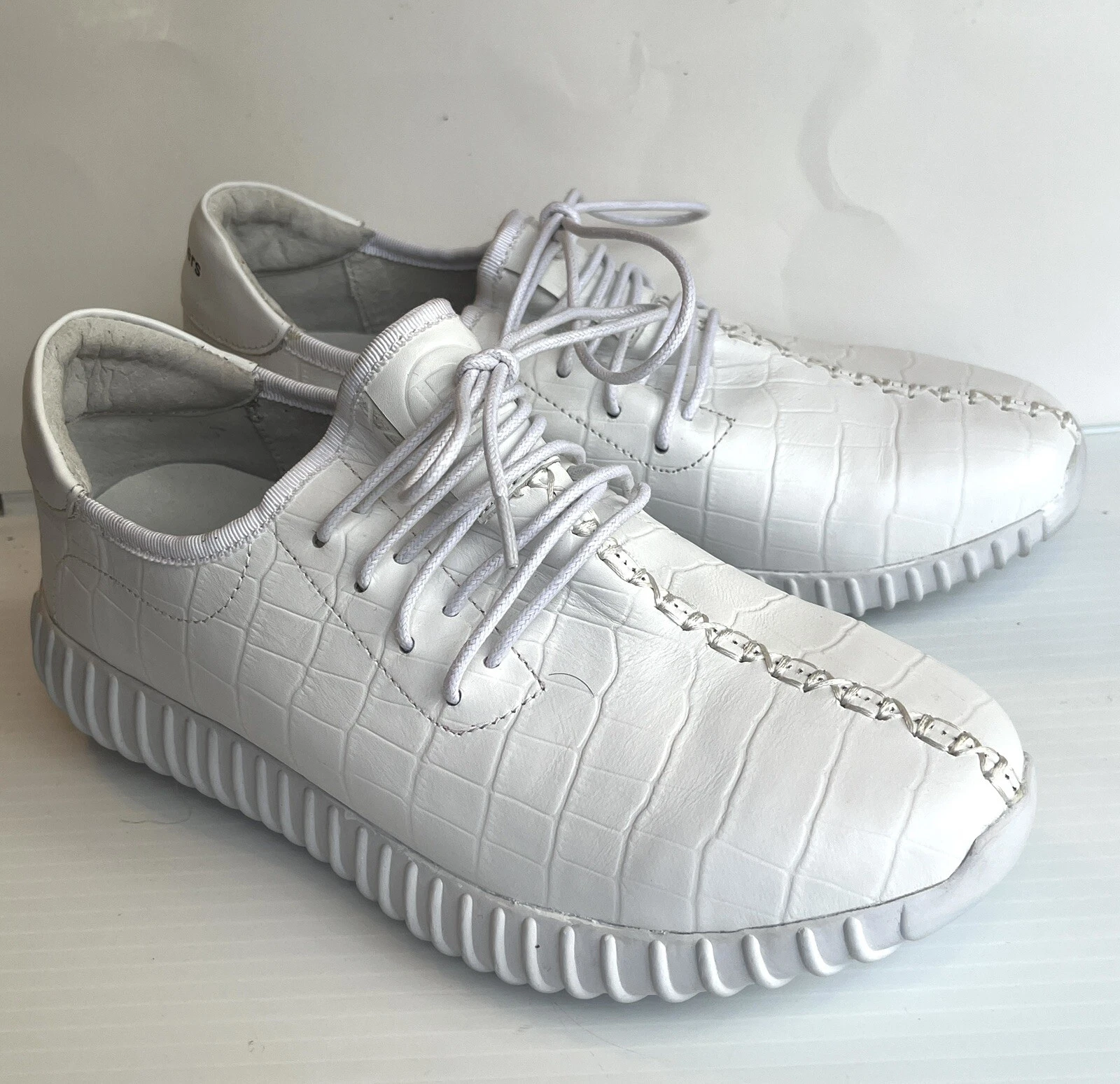White Leather Shoes Medical Professional Sneakers ATL 8 BORNHUSTLER