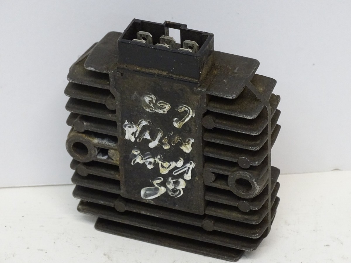 ショーティー 1985 Kawasaki ZX600 Voltage Regulator Rectifier OEM SH555-12