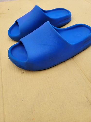 ๐ฅ 2023 "Azure" Yeezy EVA Foam Slides Size 11 Adidas BLUE - Picture 4 of 13