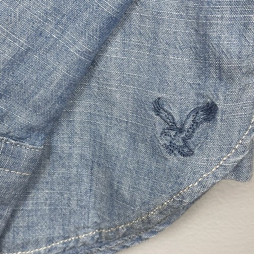 Neu mit Etikett American Eagle Outfitters blaues Chambray Herrenhemd Größe Small; vorbereitete Passform - Bild 3 von 13