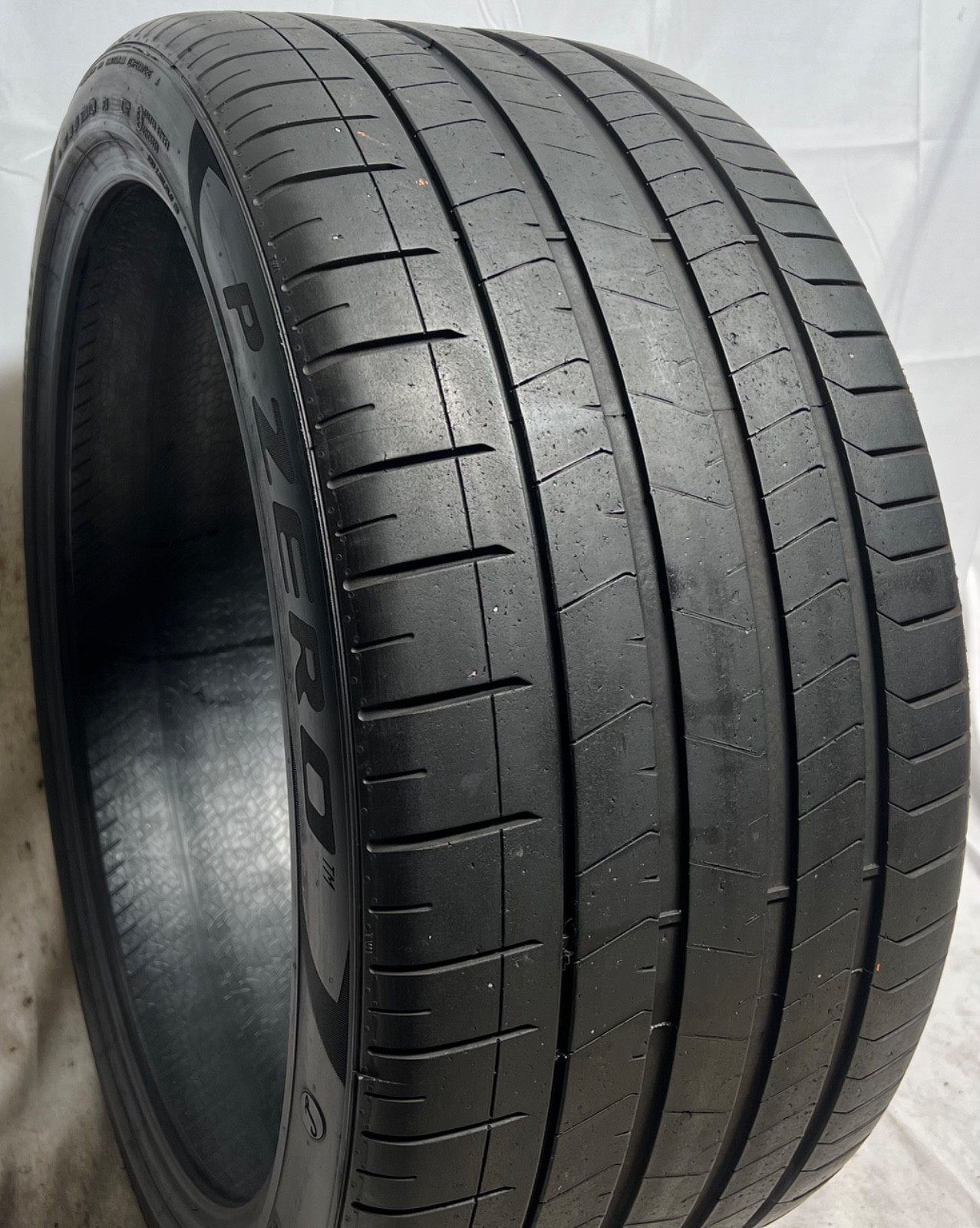 1 - NO REPAIR 325/30ZR23 XL (109Y) Pirelli P Zero PZ4 (L) Lamborghini OEM - 5006