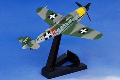 Easy Model 1/72 Bf 109G Airplane Red 12 Hungarian AF