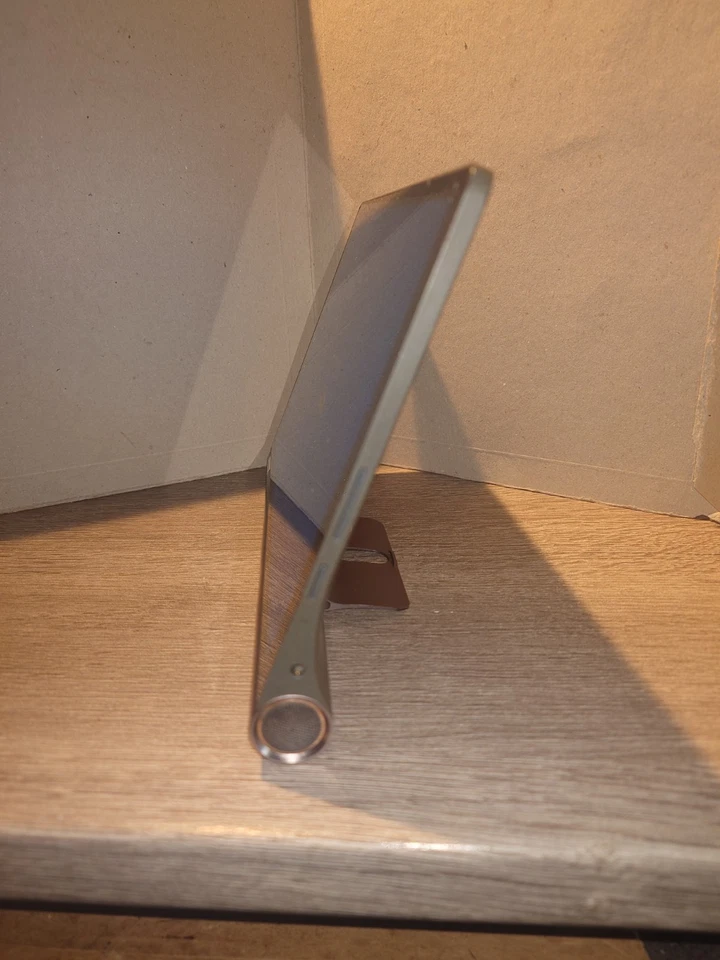 Lenovo Yoga Smart Tab YT-X705F - Snapdragon 439, 32GB eMMC + 3GB Ram, 10,1 Zoll, Foto 4 von 5