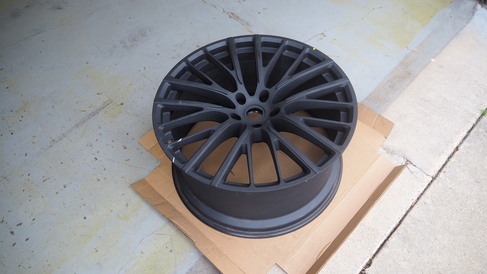 Aston Martin DBX Wheel Black