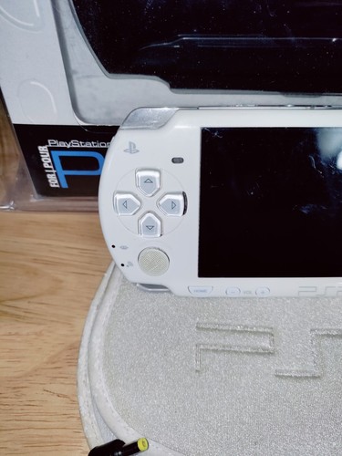 PSP 2000 White bundle (Console, Games, Case, Charger Working Condition. - Picture 14 of 18