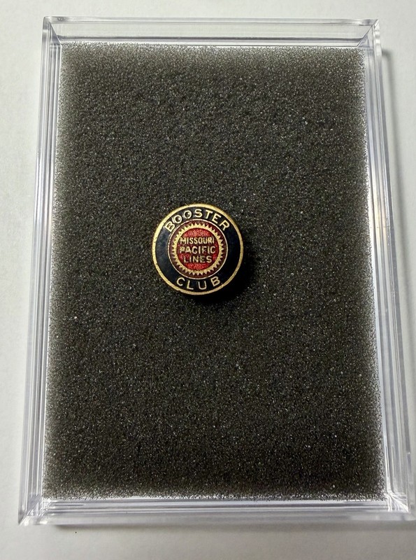 Vintage Missouri Pacific Lines Booster Club Railroad Pin - Train Memorabilia 