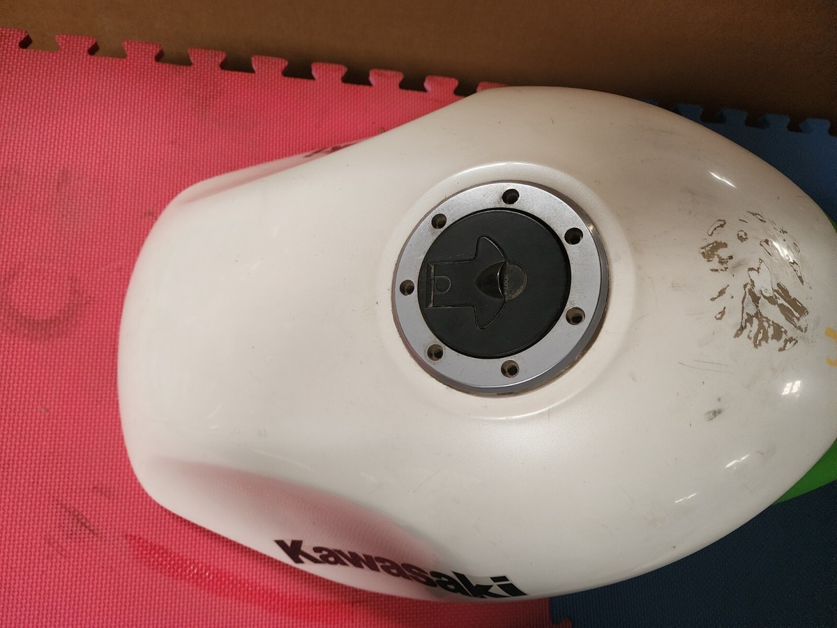 1993-1996 Kawasaki Ninja ZX6 ZZR600 ZZR 600 Gas Fuel Petrol Tank