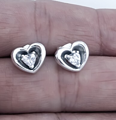 New 100% PANDORA 925 Radiant Heart Floating Stone Stud Earrings 292500C01 