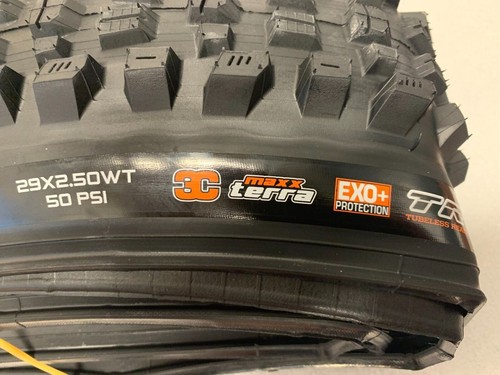 mtb cycle with alloy wheels