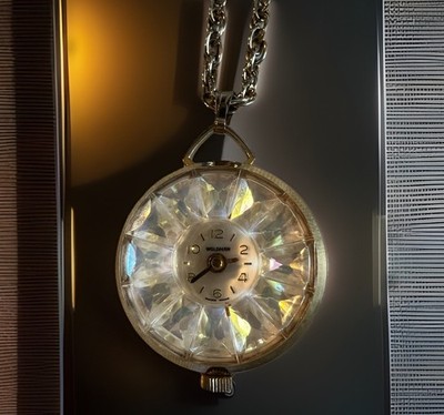 VTG Woldman Women's Gold Tone Pendant Necklace Watch Wind Up, runs Swiss